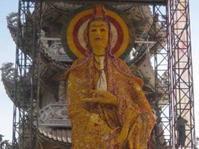 Tượng Phật Quan âm bằng hoa lớn nhất Việt Nam