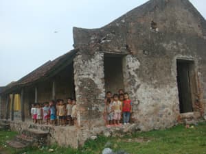 Trường mầm non... "xa chuẩn"