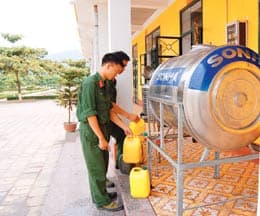 Chăm sóc sức khỏe bộ đội trong thời tiết nắng nóng