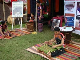 Khai mạc Hội chợ làng nghề truyền thống