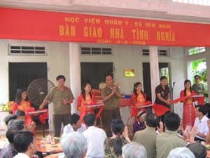 Mẹ Kiến về nhà mới