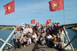Hiểu Việt Nam qua “vùng đất lửa”