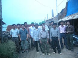 Nên cân nhắc tới thu nhập và việc làm của người lao động