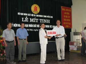 Mít tinh nhân Ngày “Vì nạn nhân chất độc da cam/đi-ô-xin Việt Nam”