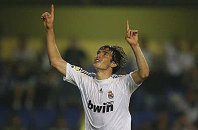 Kaka & Ronaldo lập công, Real giữ mạch toàn thắng