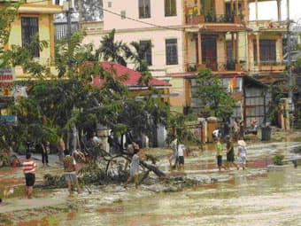 Miền Trung sau bão đến lũ