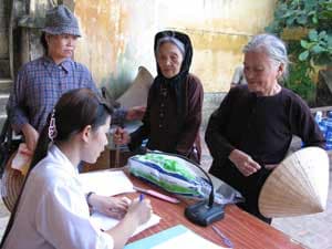 Giúp dân – Học ở dân