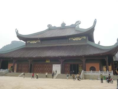 Chùa thiêng trên đất Vua