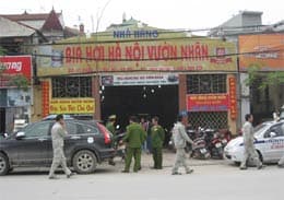 Bắt quả tang nhà hàng bia hơi hạ sát rắn hổ mang chúa