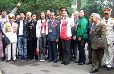 Về đất Tổ