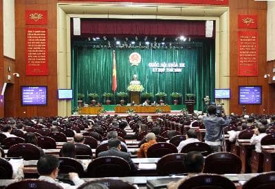 Thông qua hai luật và một nghị quyết