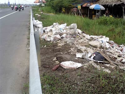Rác “đe dọa” cầu Cần Thơ
