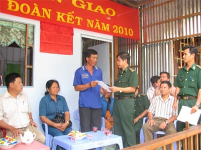 Giúp hộ nghèo an cư để ổn định cuộc sống