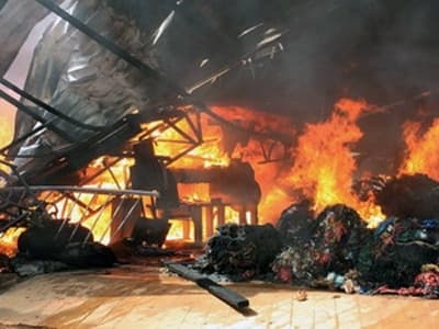 Cháy kho hóa chất ở khu hành chính tỉnh Bạc Liêu