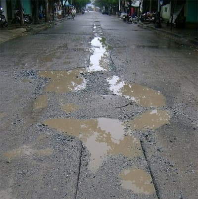 Phố cổ khổ vì đào đường