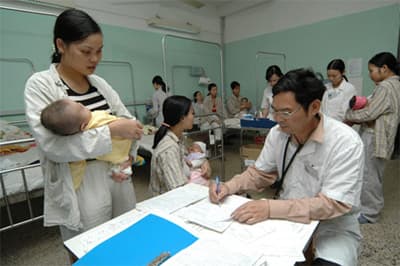 Làm gì để hạn chế vi khuẩn kháng kháng sinh?