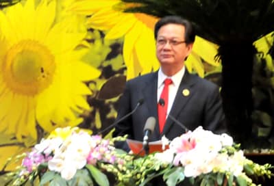 Các phong trào thi đua và công tác khen thưởng  góp phần tích cực vào phát triển kinh tế-xã hội của đất nước (*)