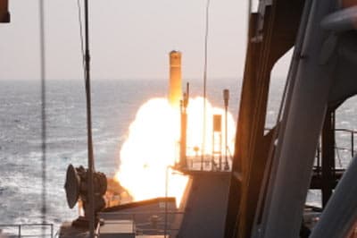 Tiến hành thử nghiệm tên lửa BrahMos sử dụng ống phóng thẳng đứng