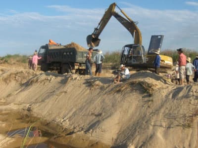 Ngăn chặn nạn khai thác vàng trái phép ở Đăk Glei