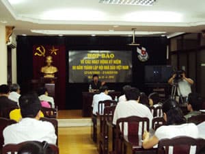 Liên hoan giọng hát hay người làm báo Việt Nam 2010