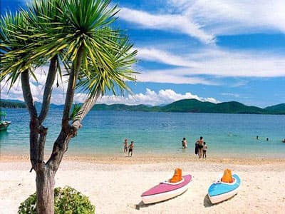 Mặt trời trôi trên sóng