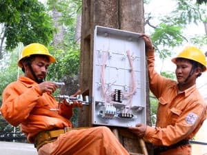 Cấp bách tiết kiệm, đảm bảo cấp điện mùa nóng