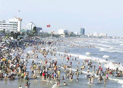 Du lịch dịp lễ 30-4 và 1-5: Quá tải và đắt đỏ