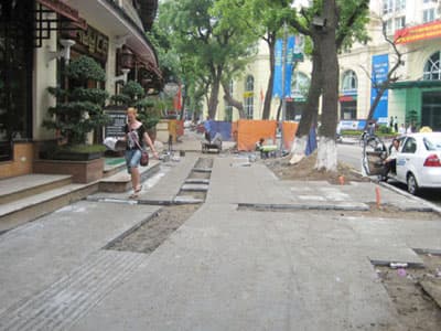 Tạm dừng lát đá xanh để lấy ý kiến nhân dân