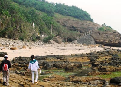 Chùa Hang ở Lý Sơn