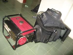 Trộm máy nổ của nhà nghỉ