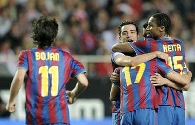 Đánh bại Sevilla, Barca tiến gần đến chức vô địch