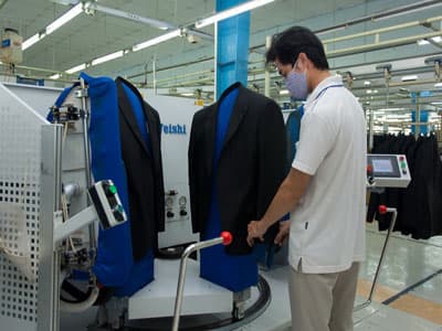 Tiên phong đưa thương hiệu may mặc ra nước ngoài