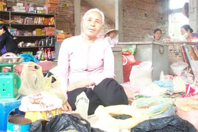 Bà Cường với những sinh linh về cát bụi