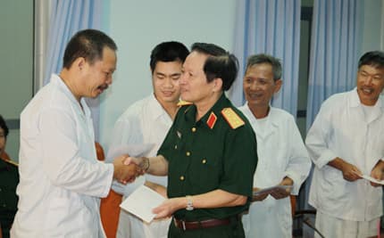 Chung tay, góp sức chăm sóc tốt sức khoẻ của thương binh, bệnh binh và nhân dân