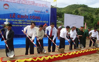 Xây dựng 105 nhà đại đoàn kết cho đồng bào dân tộc thiểu số