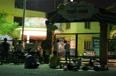 Tái diễn cảnh “trắng đêm mua đơn cho con vào mầm non”