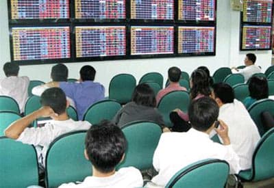 VN-Index không giữ được mốc 500 điểm