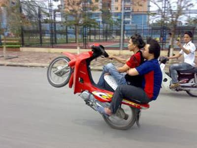 Hà Nội: Phạt tù 4 đối tượng đua xe gây náo loạn