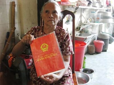 Từ lời khẩn cầu của cụ bà 84 tuổi