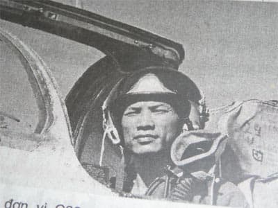 Dũng cảm cứu máy bay