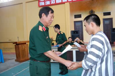 Các trại giam Quân đội đồng loạt công bố Quyết định đặc xá