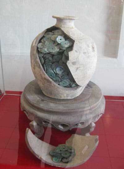 Trưng bày cổ vật “Từ truyền thống Đông Sơn đến văn minh Đại Việt”