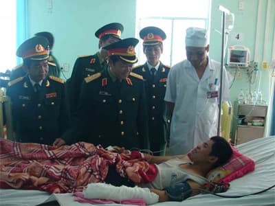 Thăm, làm việc và chúc Tết  UBND tỉnh Gia Lai,  Binh đoàn 15, Sở chỉ huy tiền phương Quân khu 5