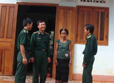Các anh về… mái ấm, nhà vui