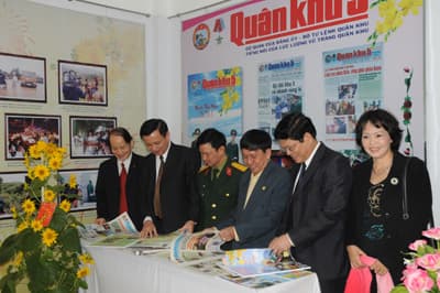 Khai mạc Hội báo xuân Tân Mão
