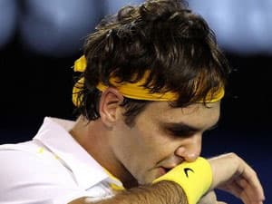 Thảm bại trước Nole, Federer trở thành "cựu vương"