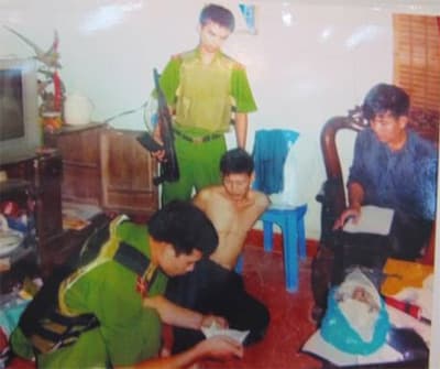 Công bố kết quả triệt phá đường dây mua bán 150 bánh hê-rô-in