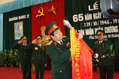 Đón nhận Huân chương Sao Vàng lần thứ hai