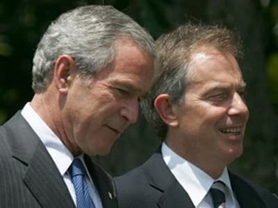 Một tòa án Malaysia kết án ông Bush và ông Blair