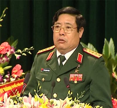 Xây dựng người phụ nữ quân đội có lòng yêu nước, yêu chủ nghĩa xã hội (*)
